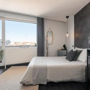 https://studio-black-white-5-mins-de-la-gare-pour-genve.hotels-rhonealpes.com