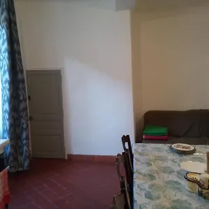 https://appartement-au-coeur-du-luberon-mirabeau-vaucluse.fr-provencehotel.com